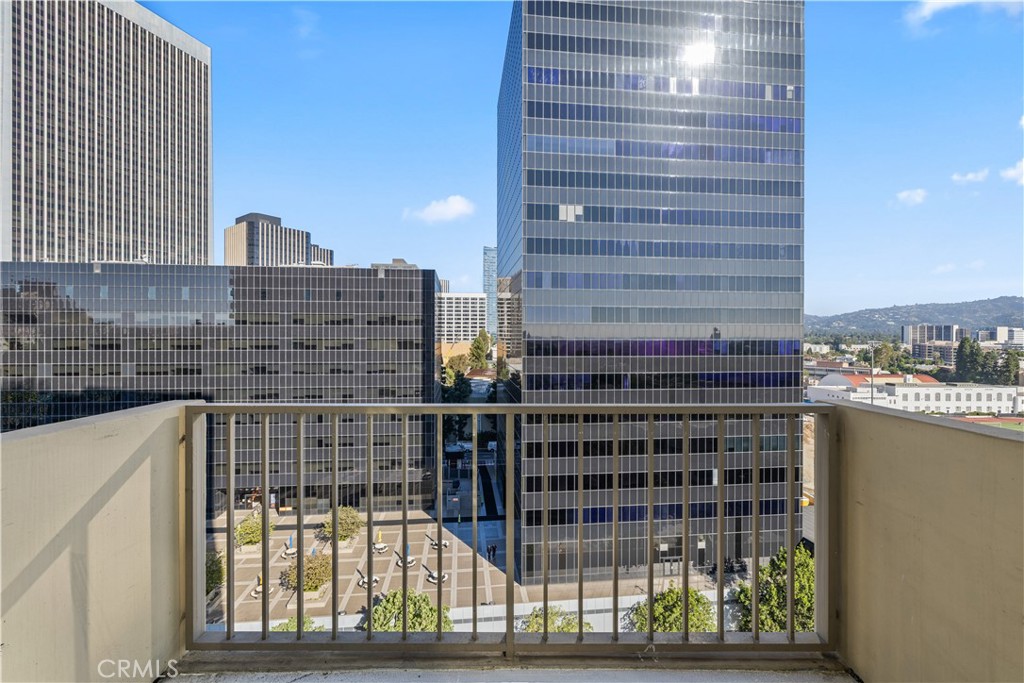 2160 CENTURY PARK E 902