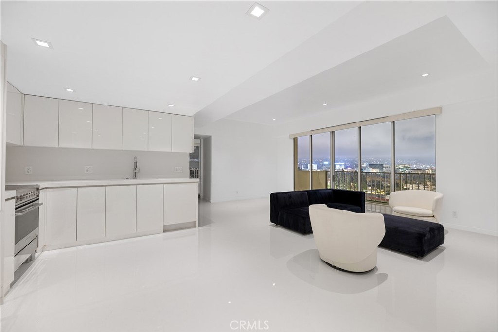 2160 CENTURY PARK E 902