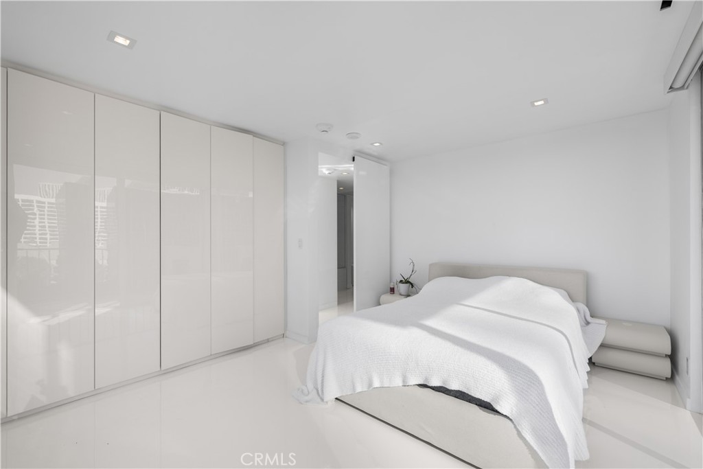 2160 CENTURY PARK E 902