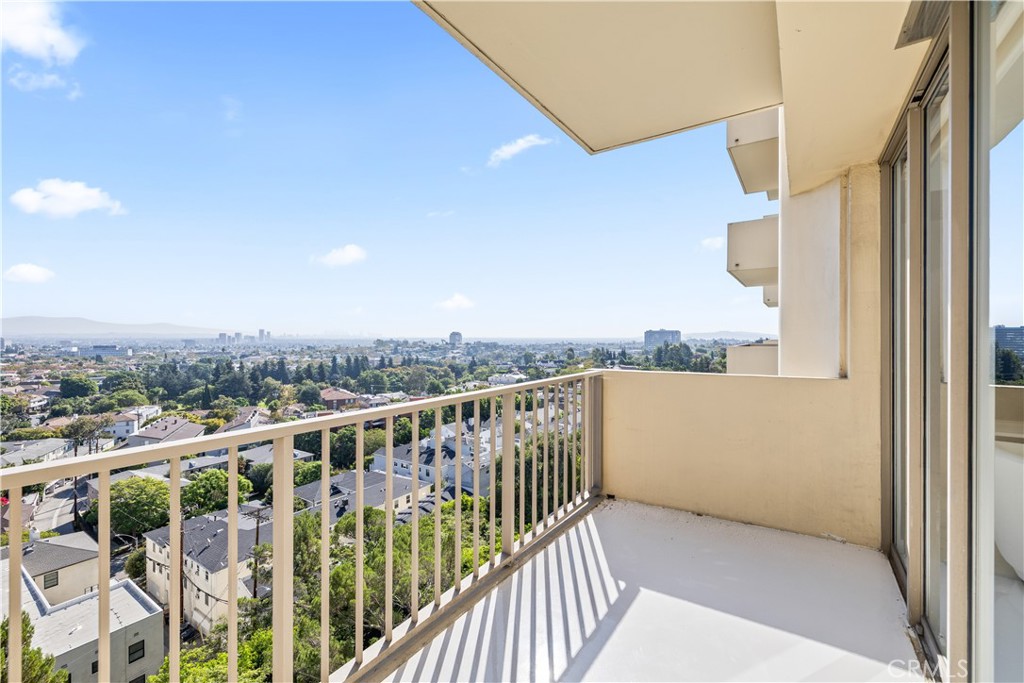 2160 CENTURY PARK E 902