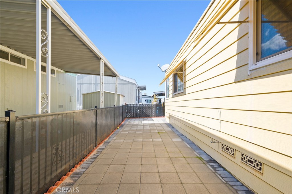 2717 Arrow Highway 62