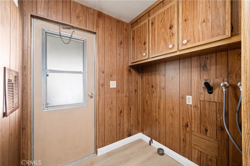 2717 Arrow Highway 62