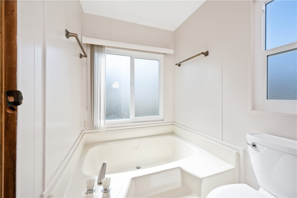 2717 Arrow Highway 62