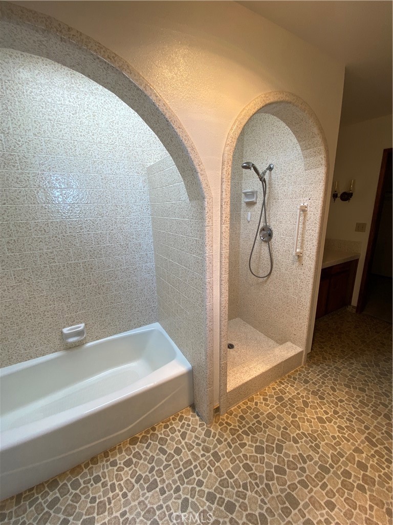 1421 Las Encinas Drive