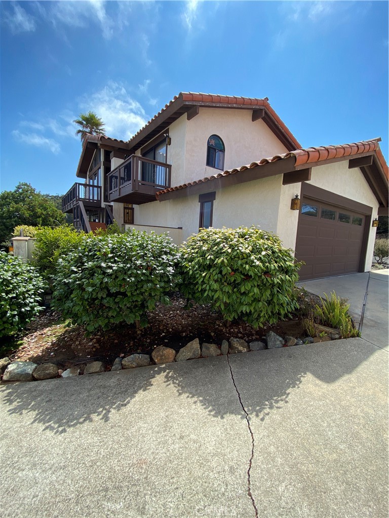 1421 Las Encinas Drive