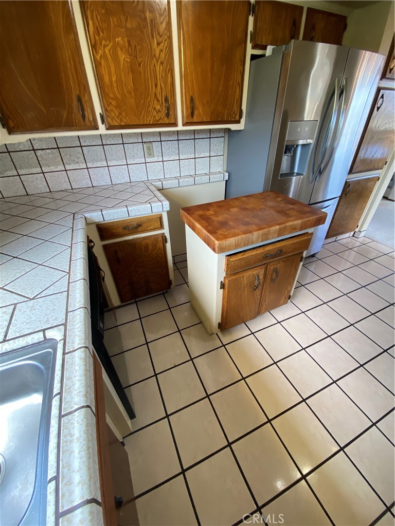 1421 Las Encinas Drive