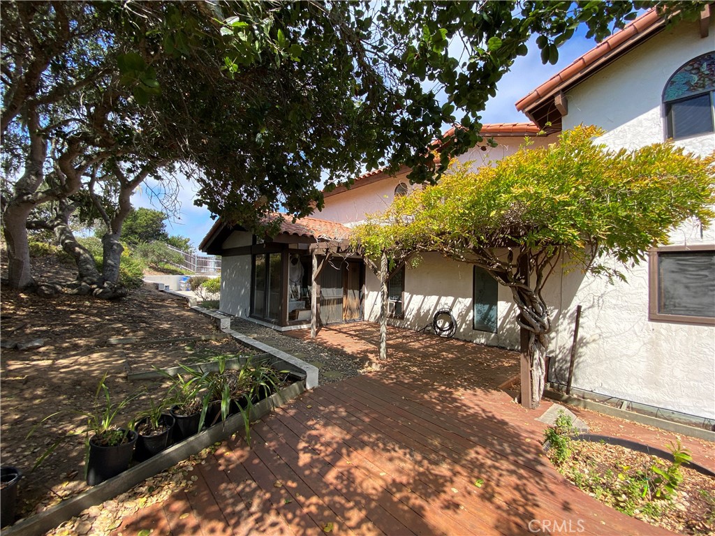 1421 Las Encinas Drive