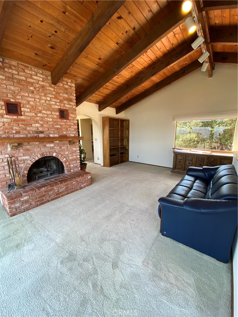 1421 Las Encinas Drive