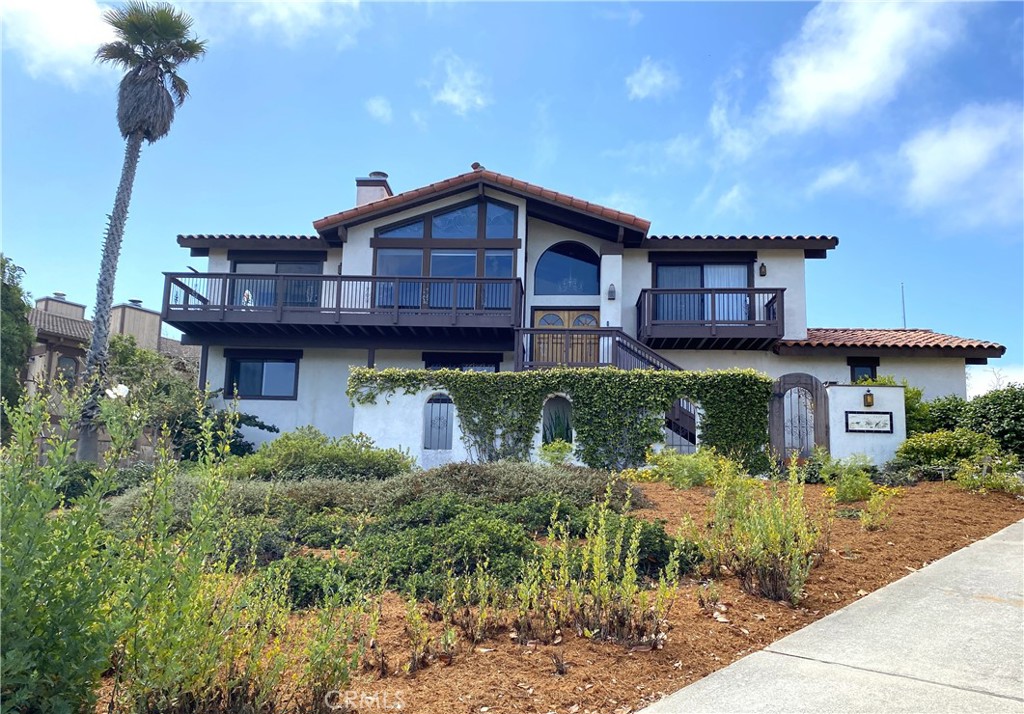 1421 Las Encinas Drive