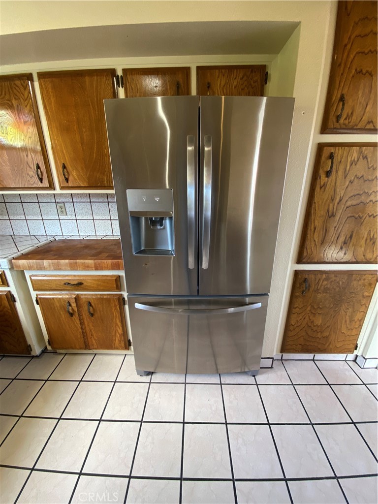 1421 Las Encinas Drive