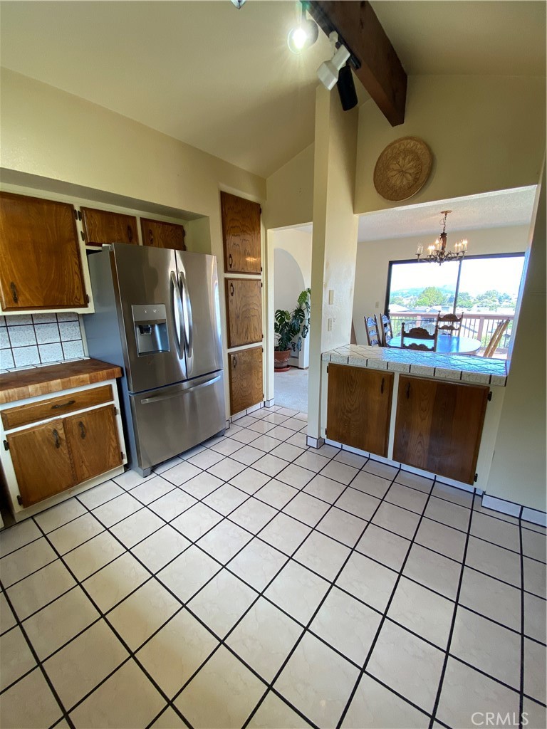 1421 Las Encinas Drive