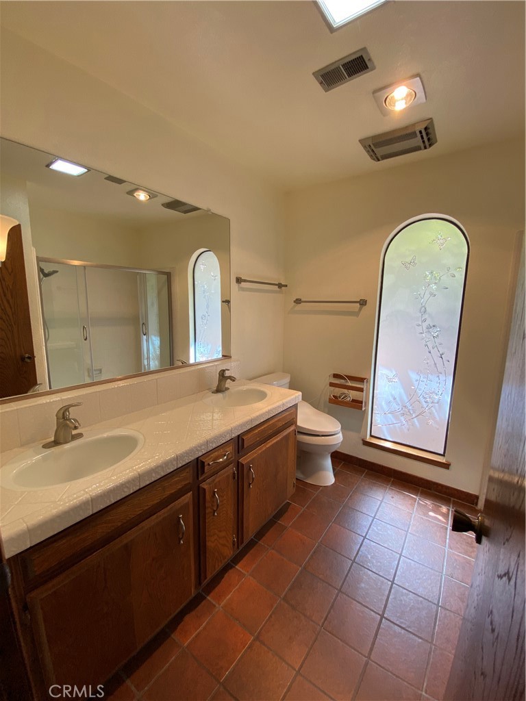 1421 Las Encinas Drive