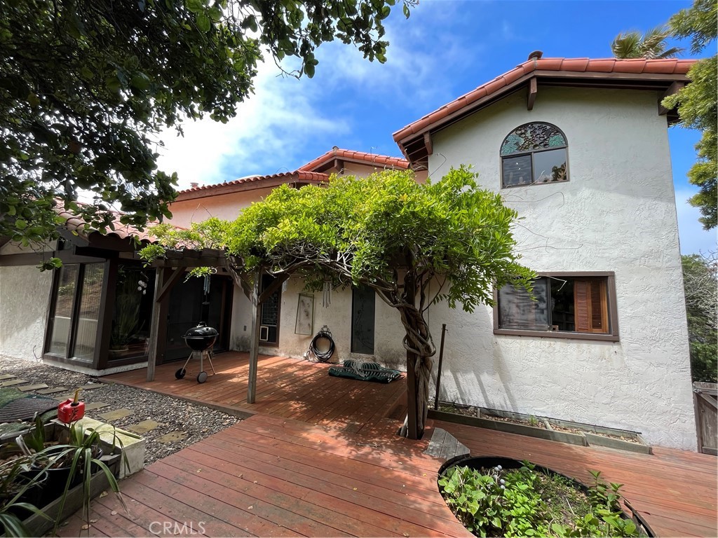 1421 Las Encinas Drive