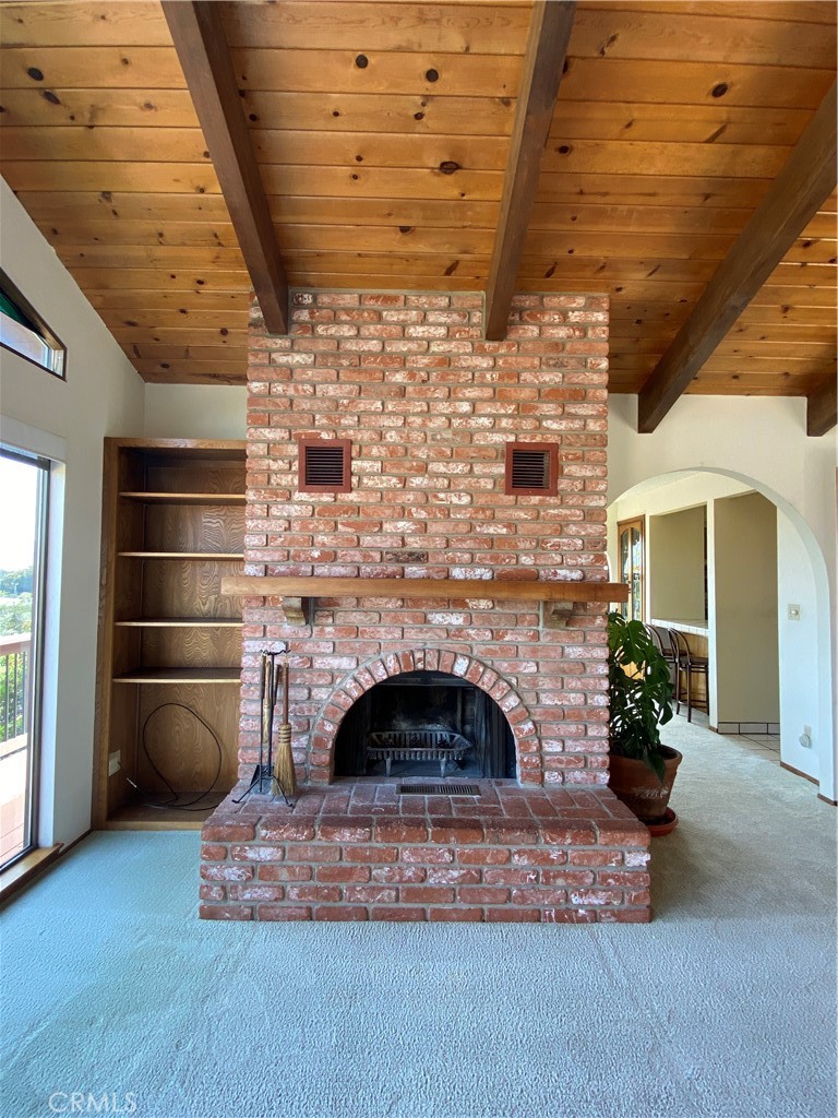 1421 Las Encinas Drive