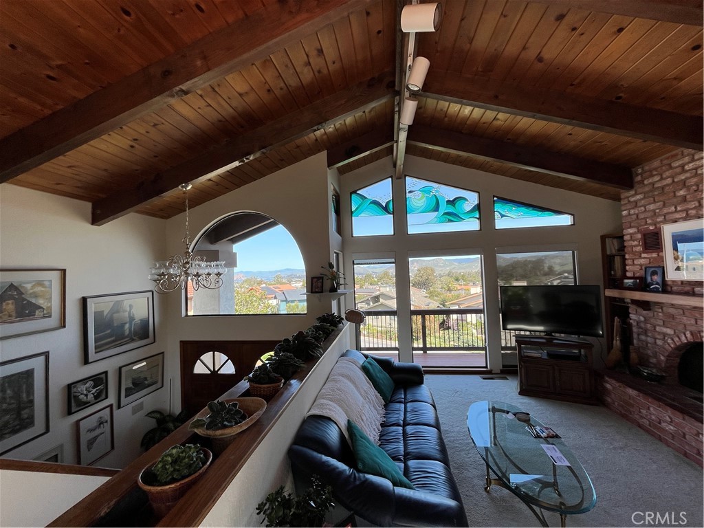 1421 Las Encinas Drive