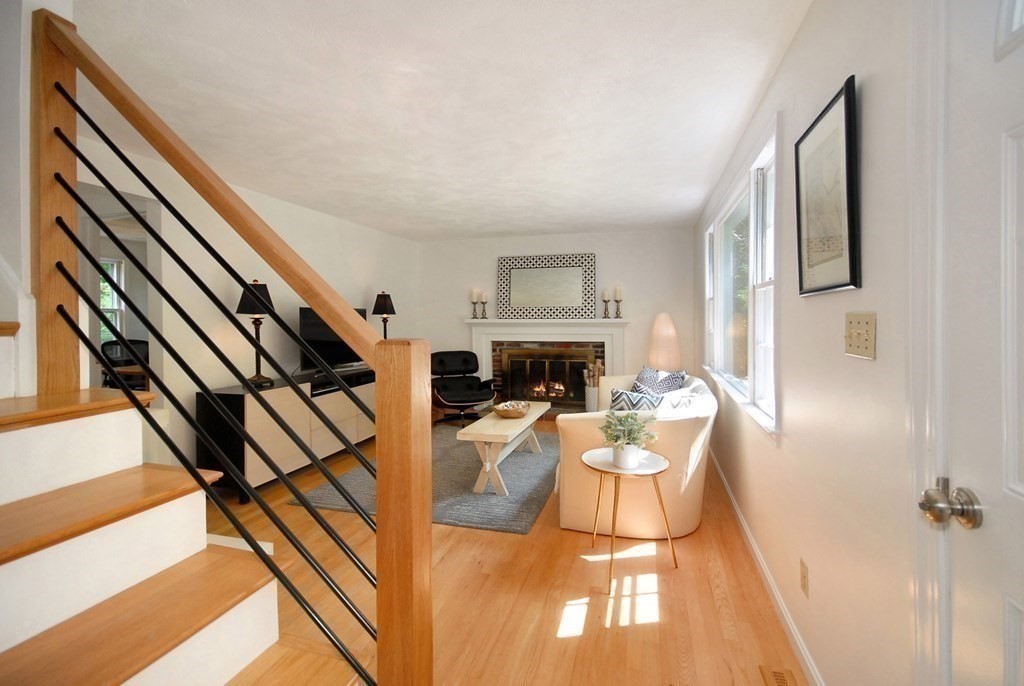 55 Darton St