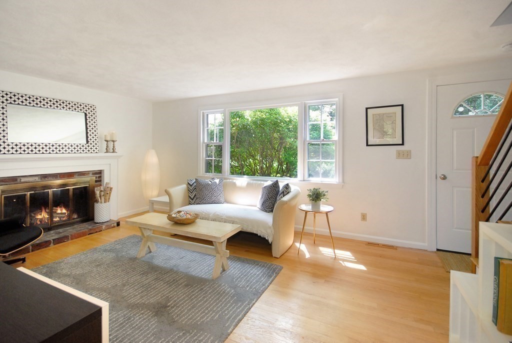 55 Darton St