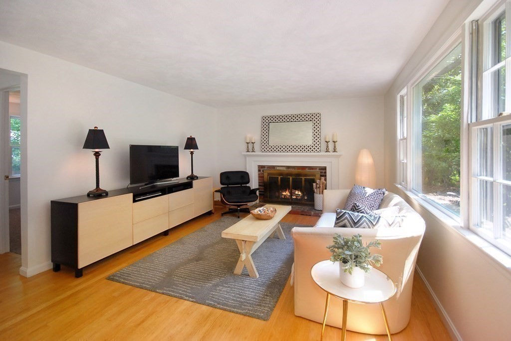 55 Darton St
