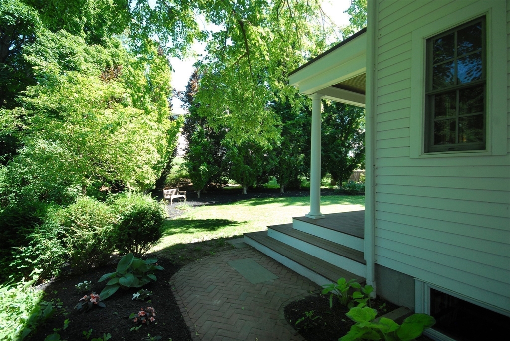 27 Bedford Ct