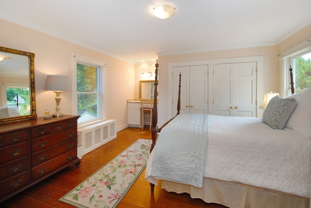 11 Bedford Ct