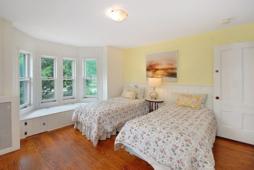 11 Bedford Ct