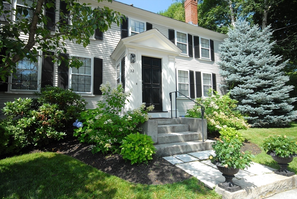32 Court Ln # 32