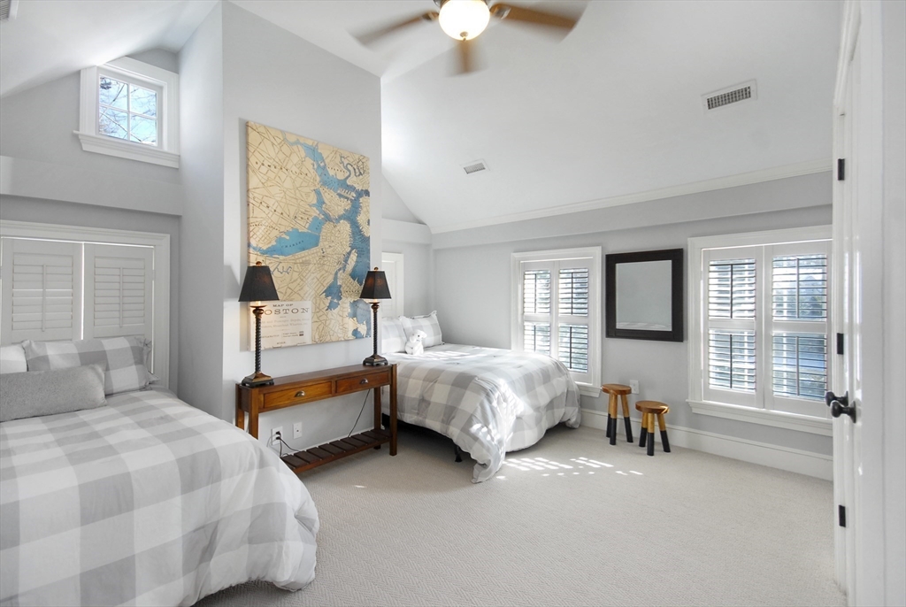 32 Court Ln # 32