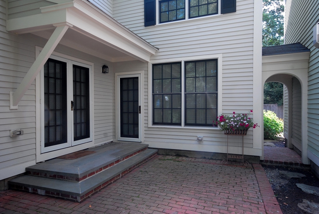 32 Court Ln # 32