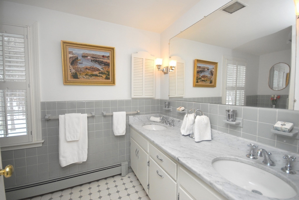 316 Lindsay Pond Rd