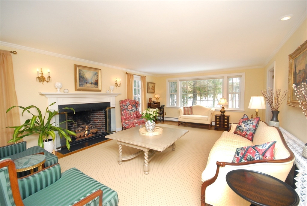 316 Lindsay Pond Rd