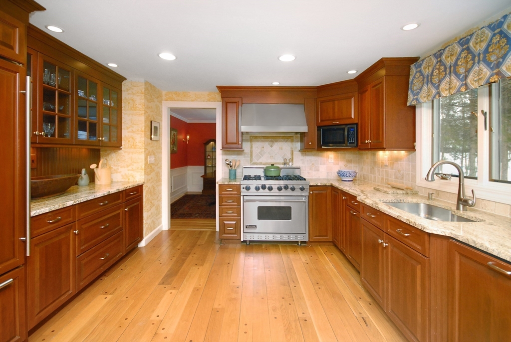 316 Lindsay Pond Rd