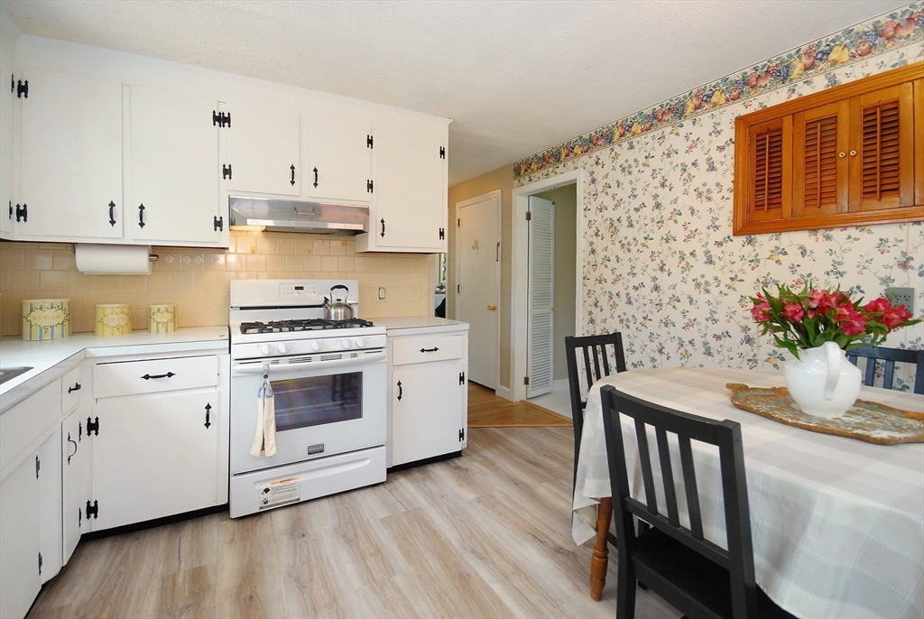 12 Edgewood Rd