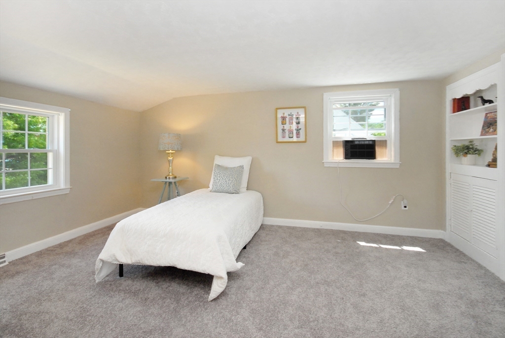 12 Edgewood Rd