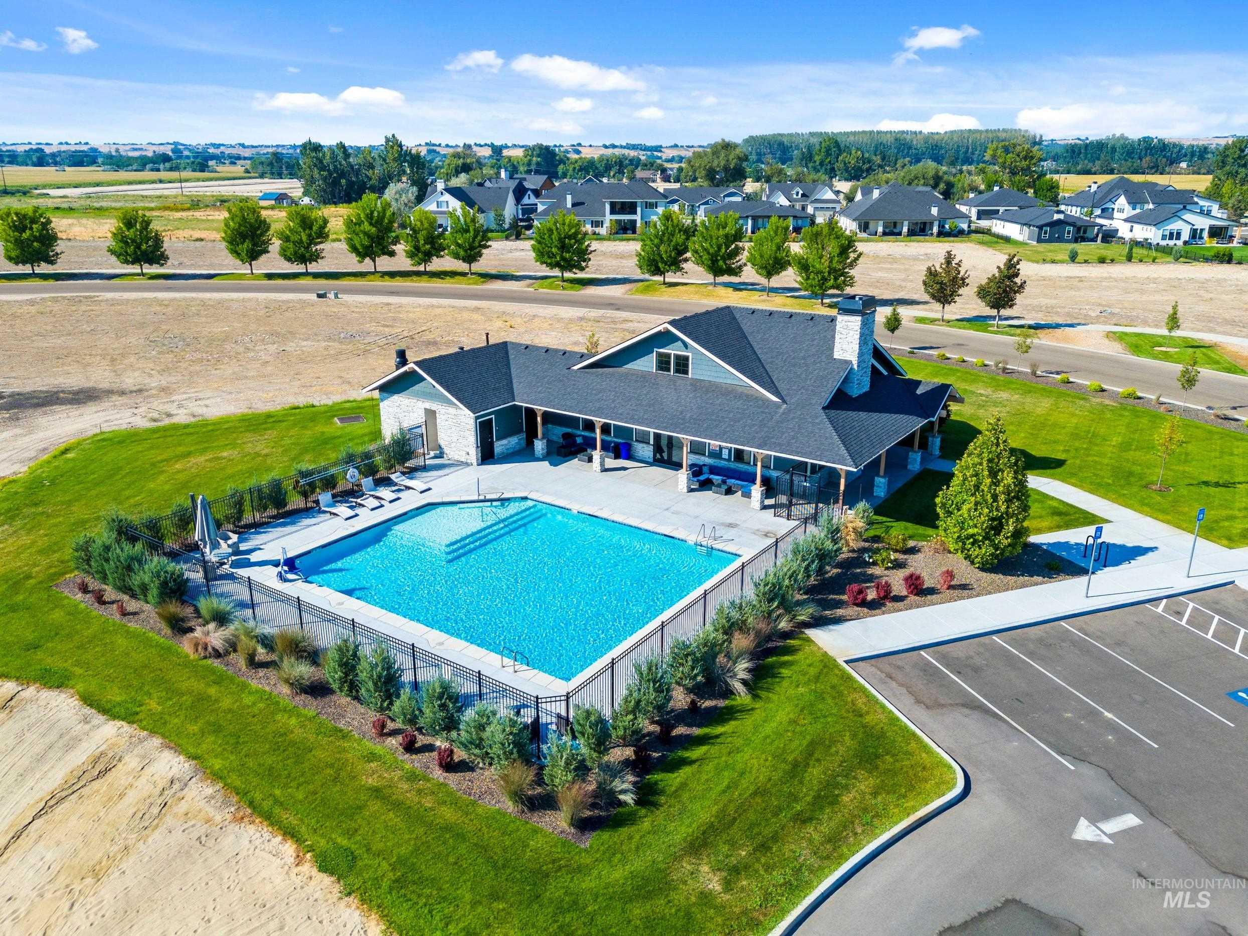 6380 Chateau Ct