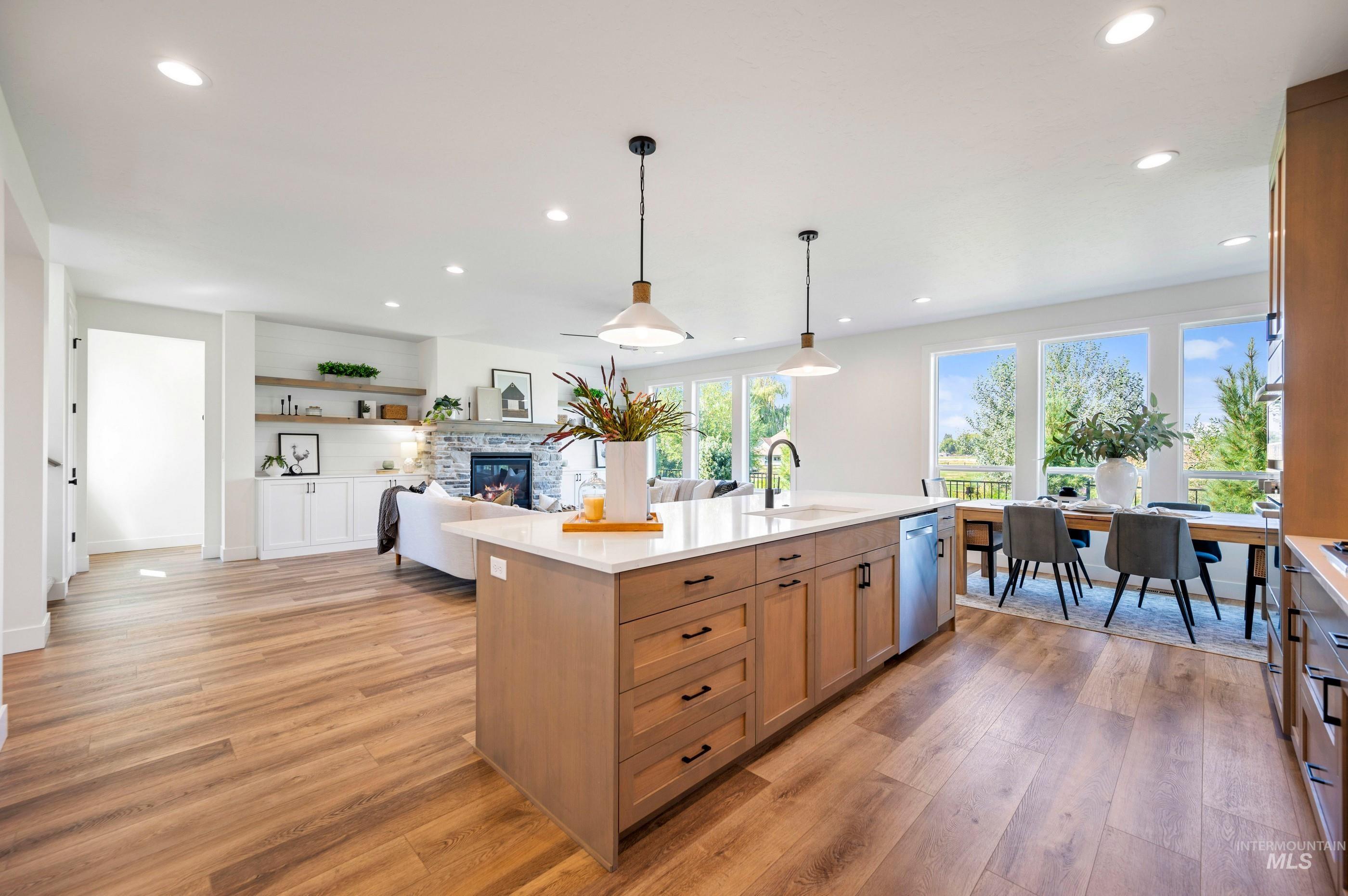 6380 Chateau Ct
