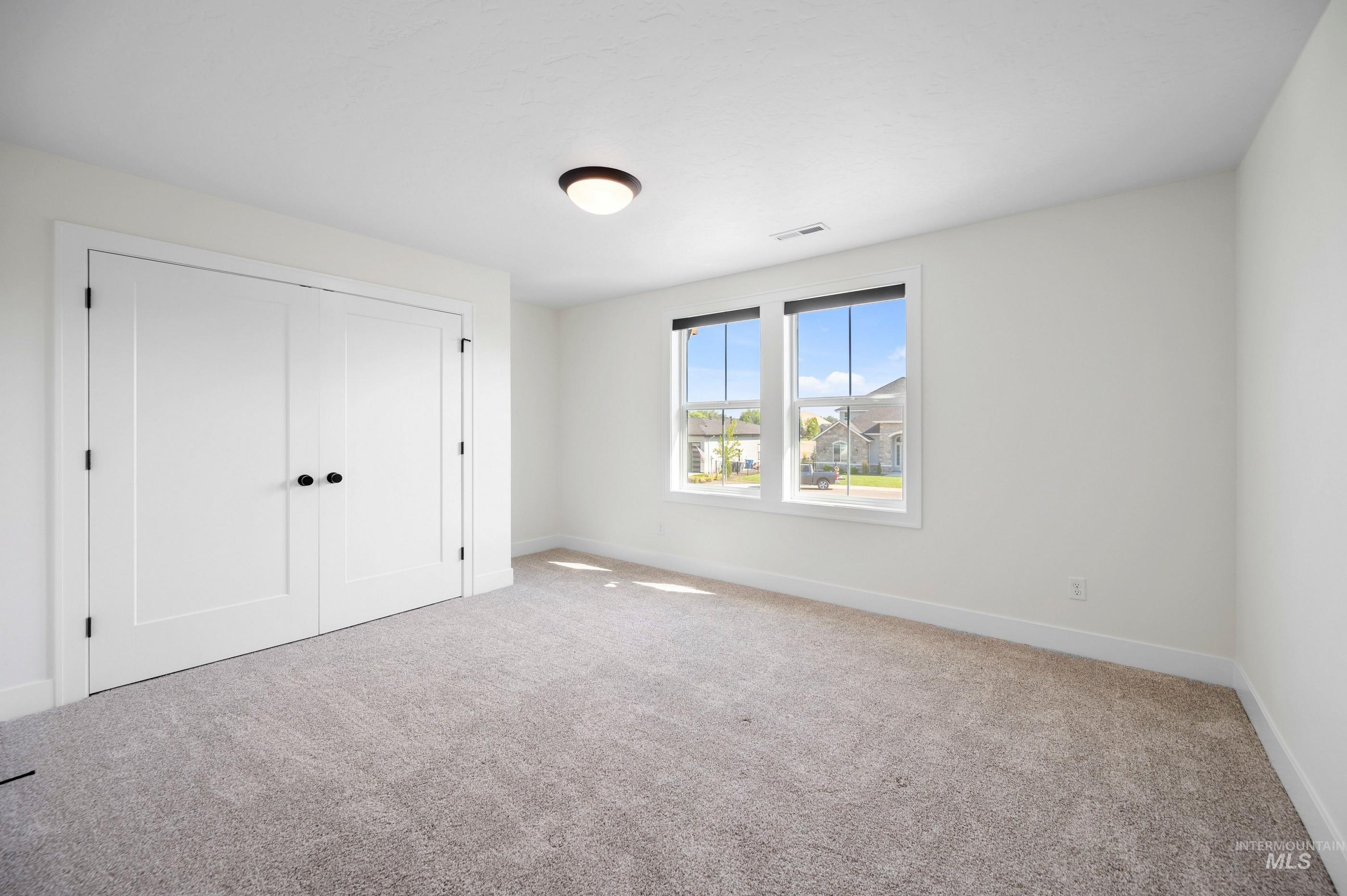 6380 Chateau Ct