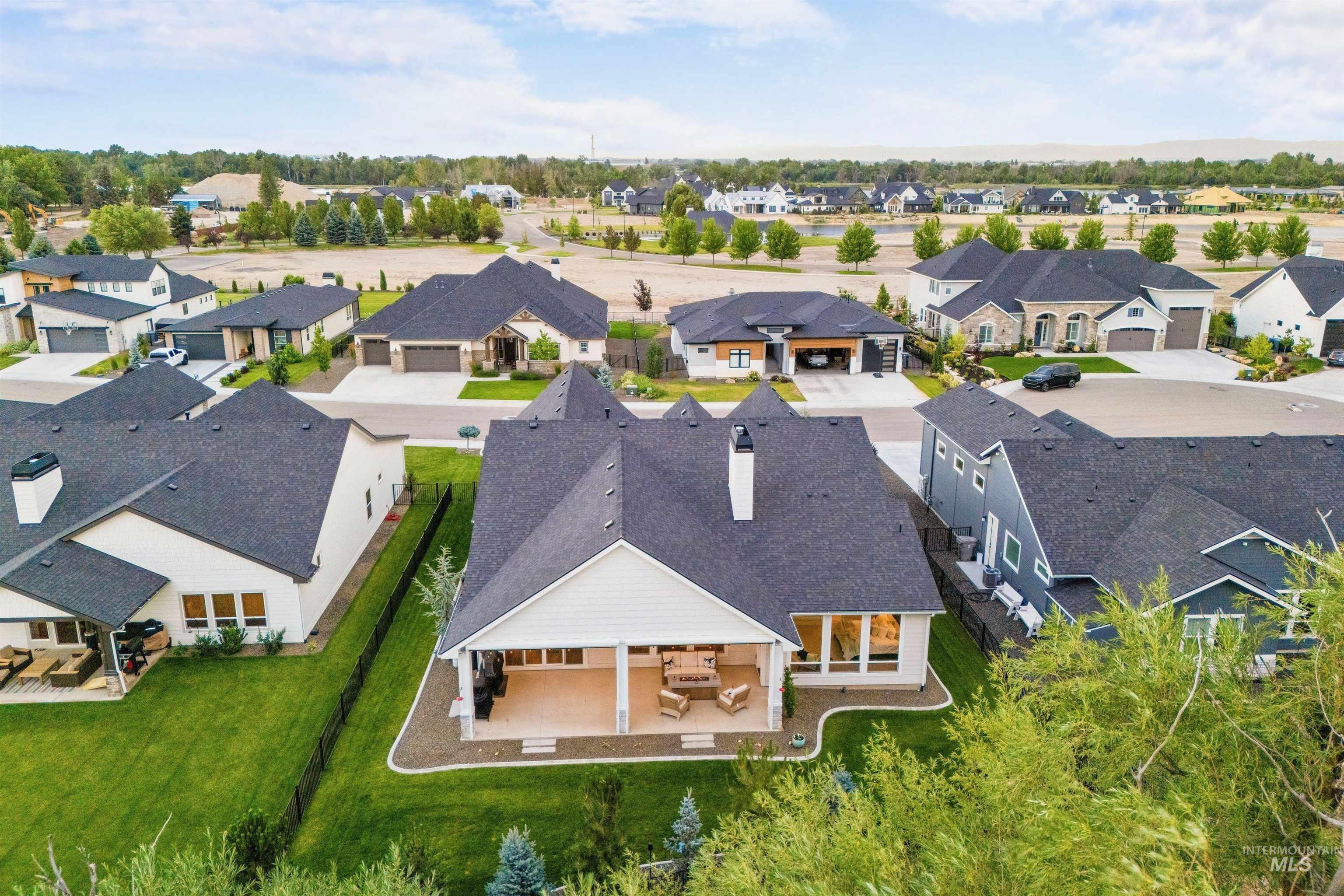 6334 Chateau Ct