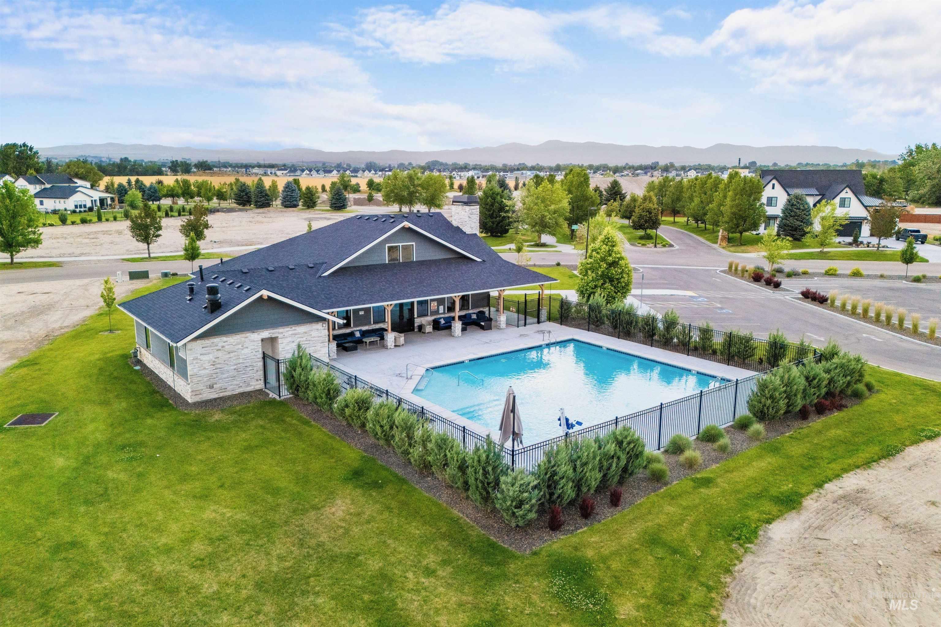 6334 Chateau Ct