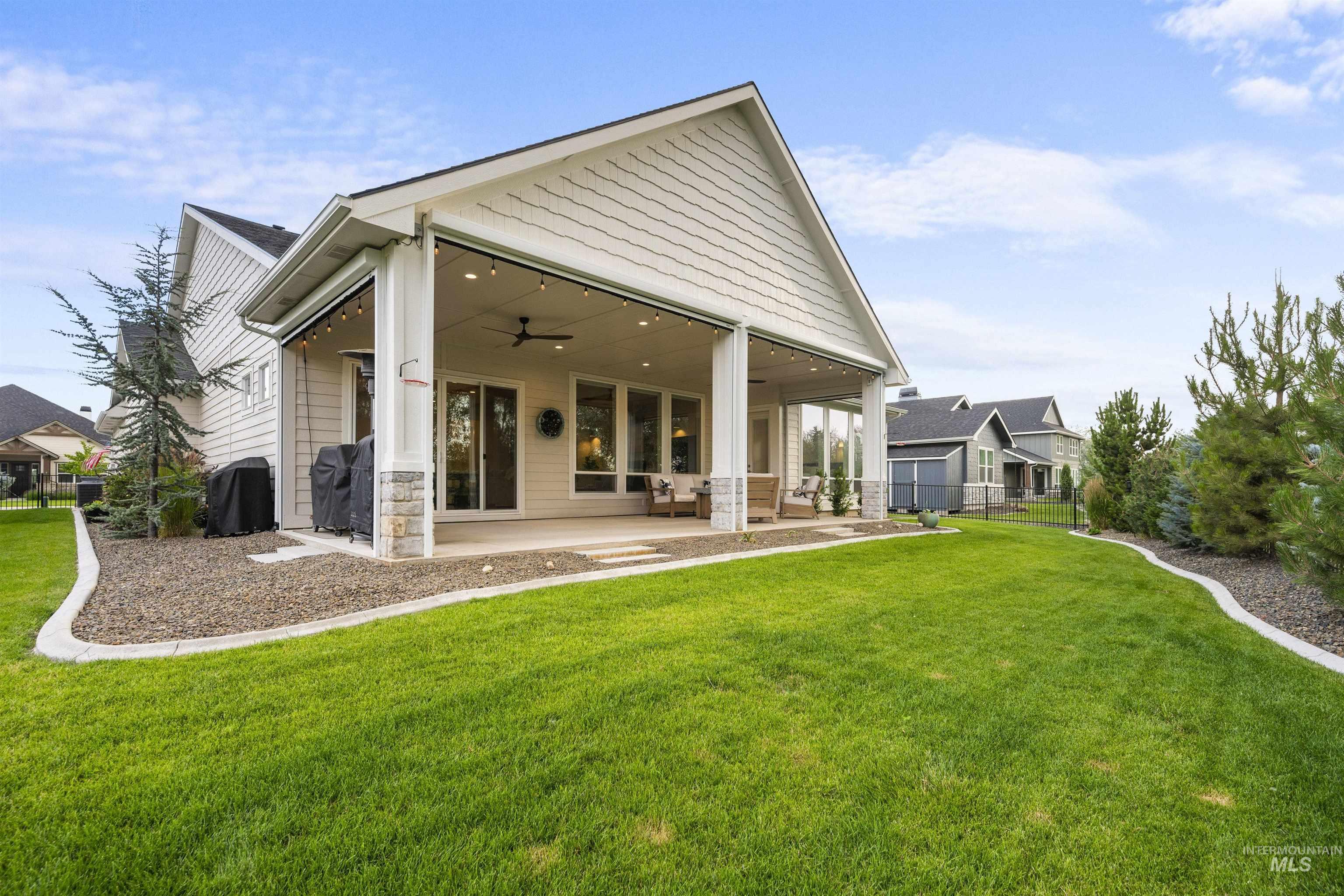 6334 Chateau Ct