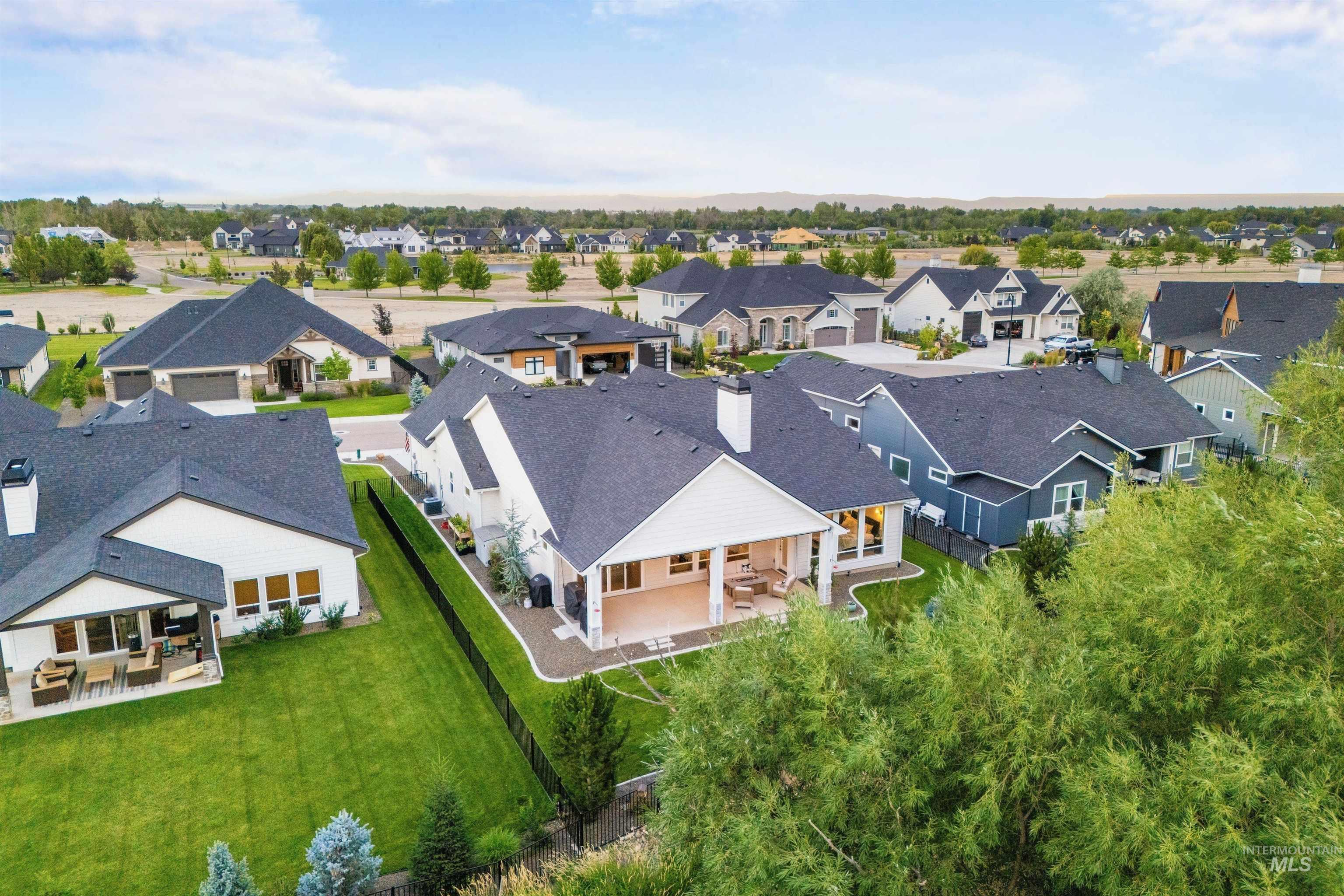 6334 Chateau Ct