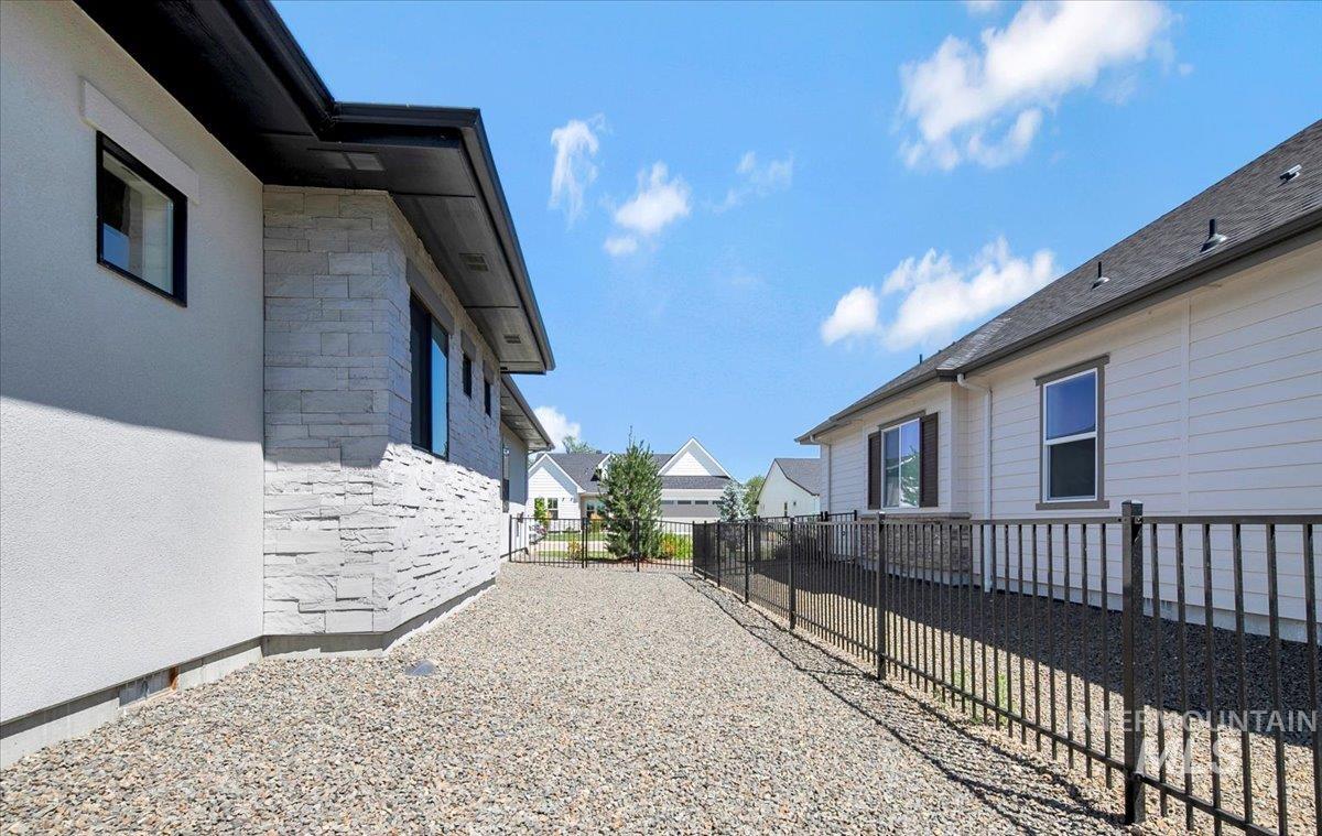 6345 Chateau Ct.