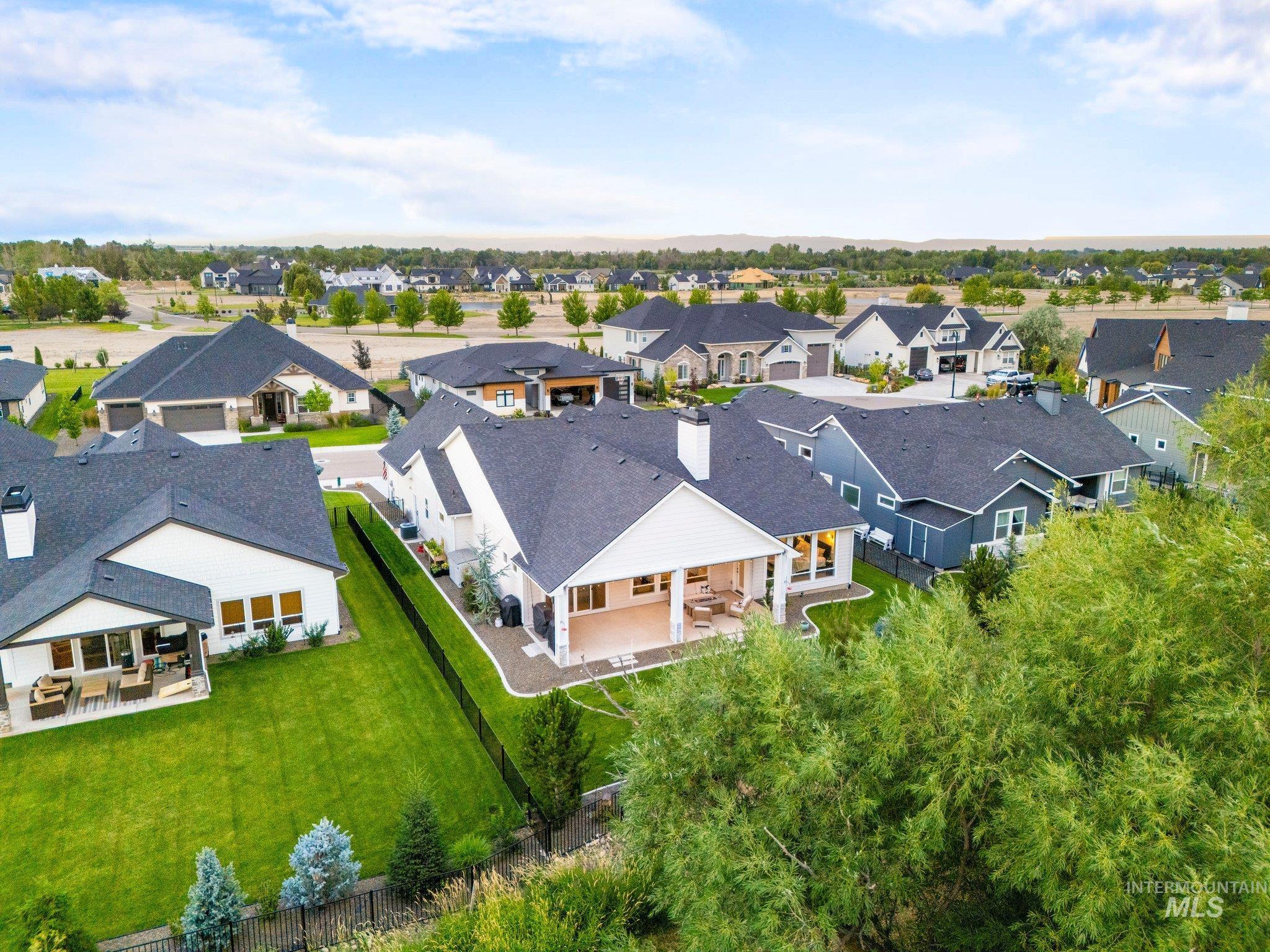6334 Chateau Ct