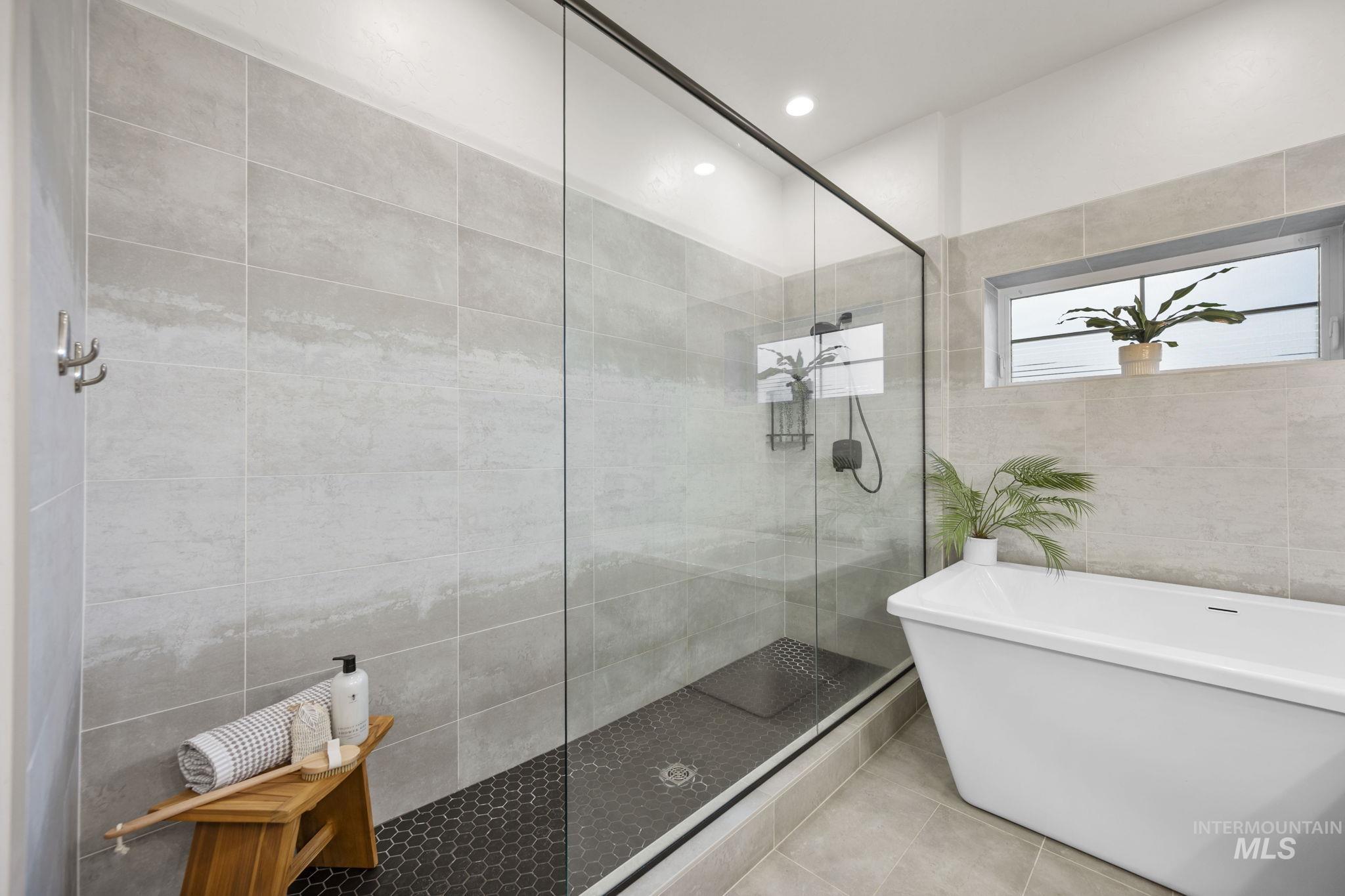 429 E Water Pocket Ln