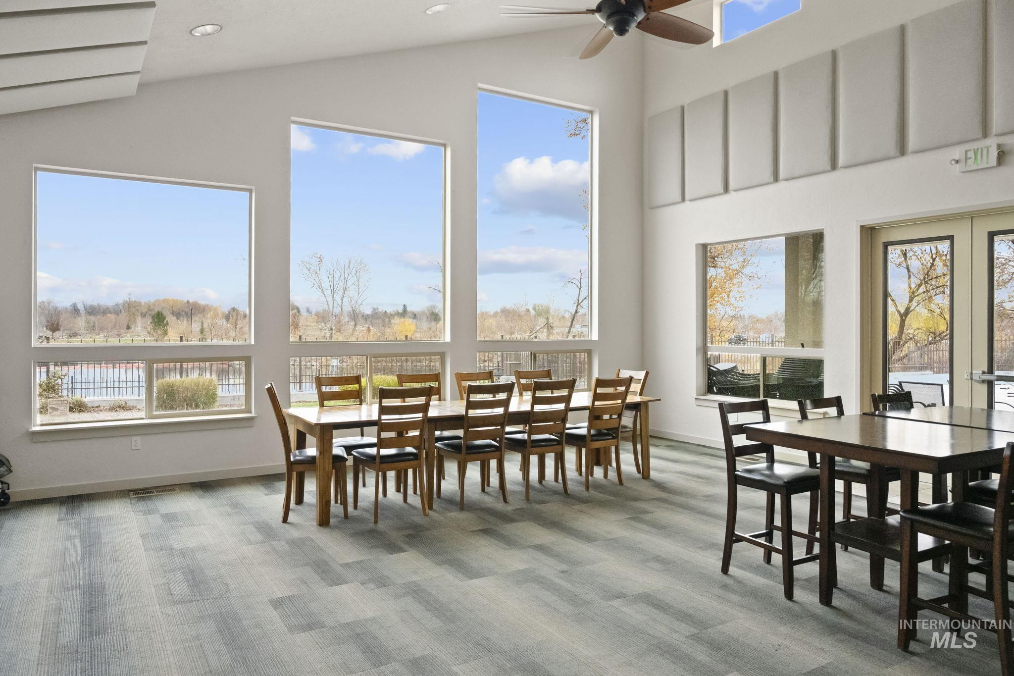 429 E Water Pocket Ln