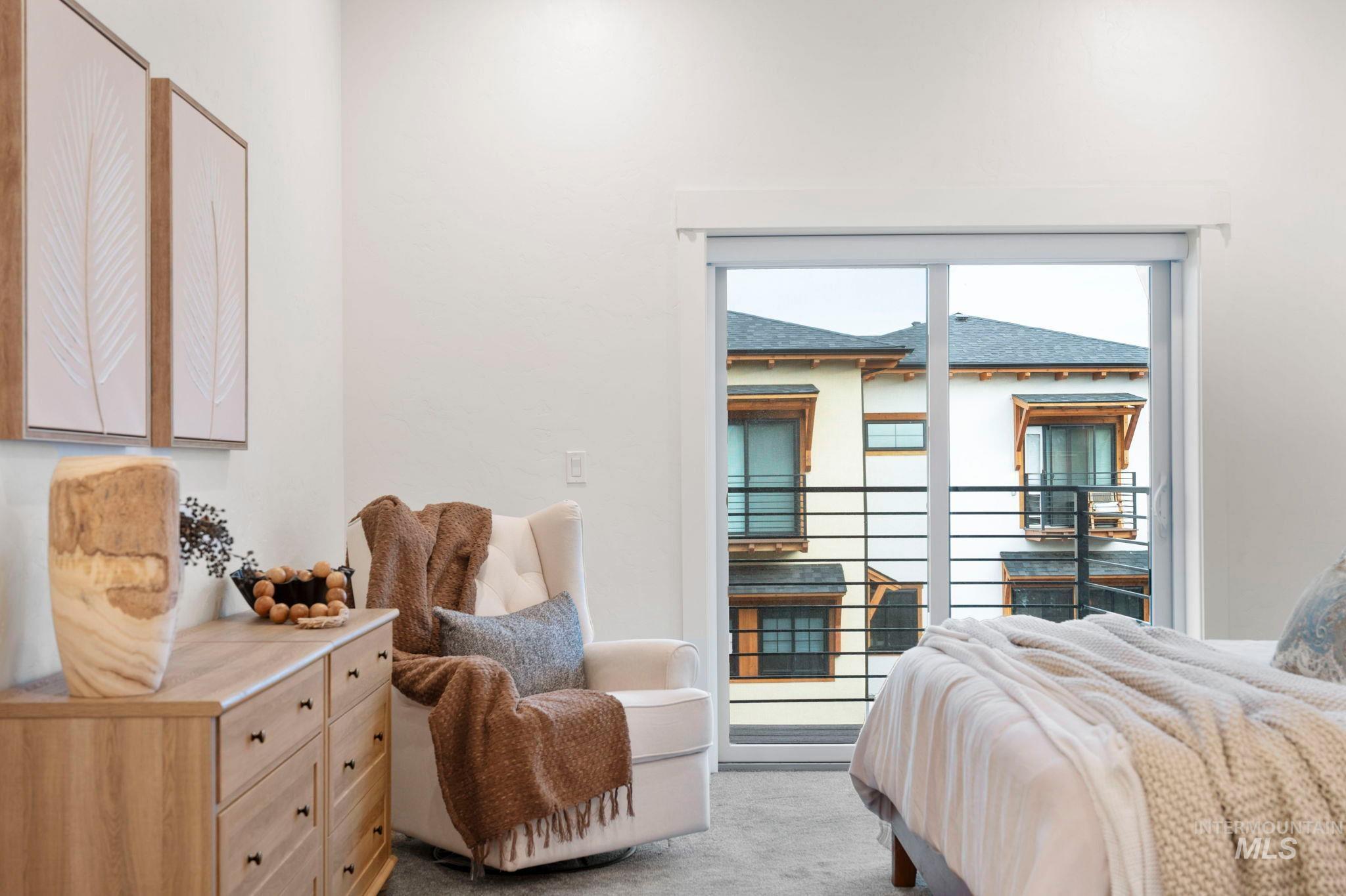 429 E Water Pocket Ln