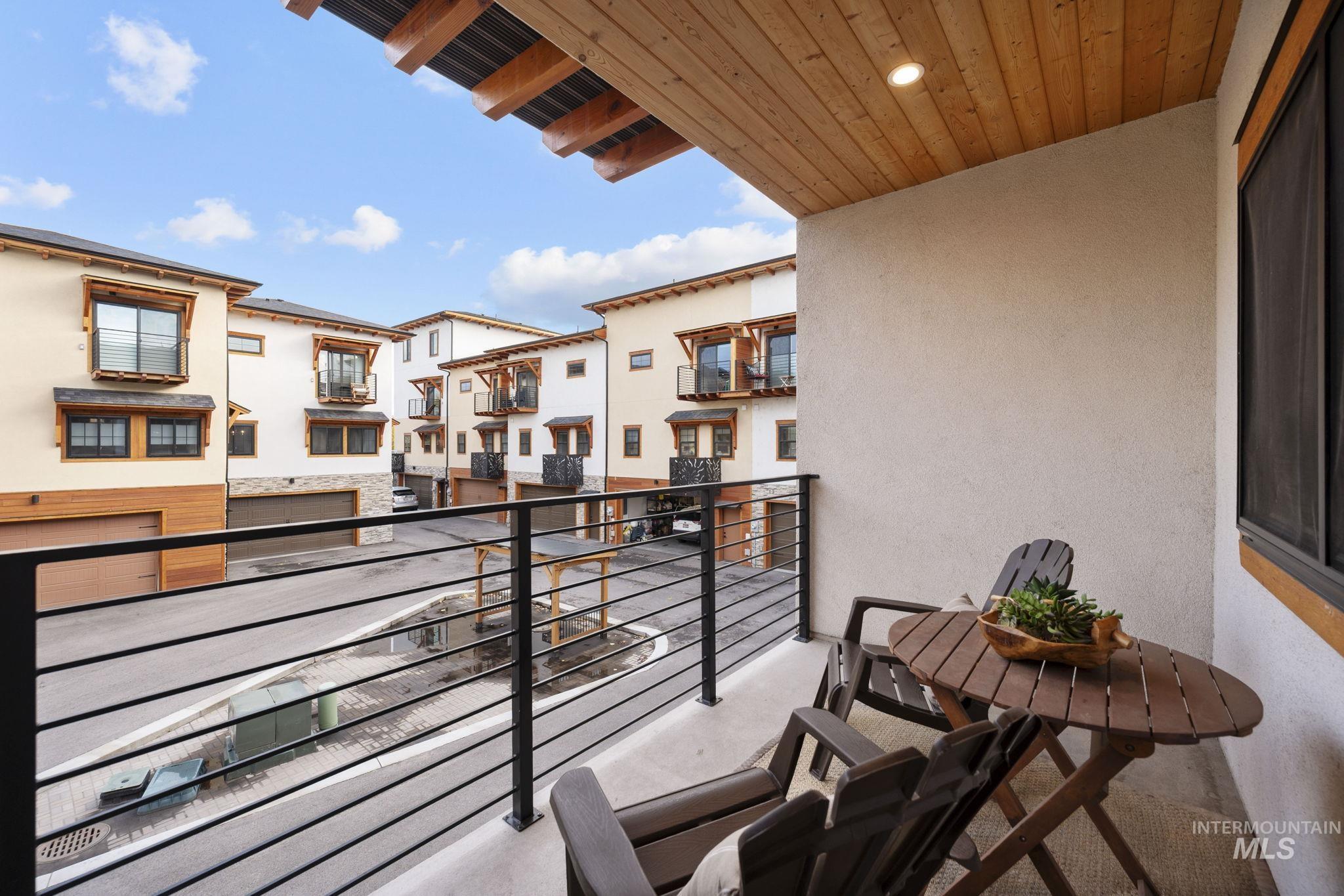 429 E Water Pocket Ln