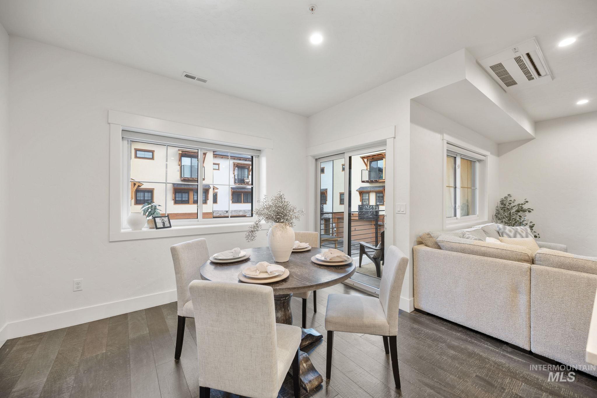 429 E Water Pocket Ln