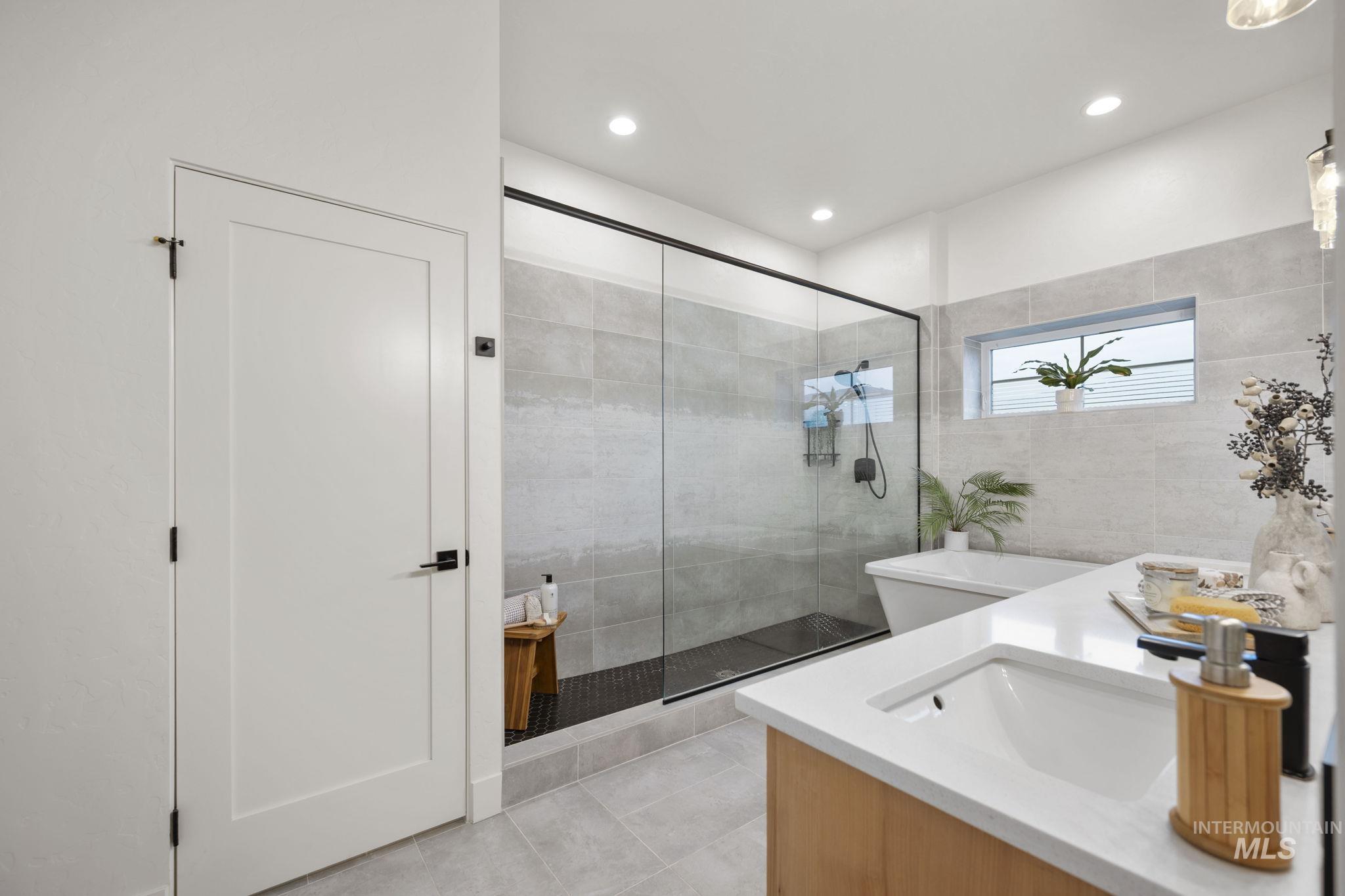 429 E Water Pocket Ln