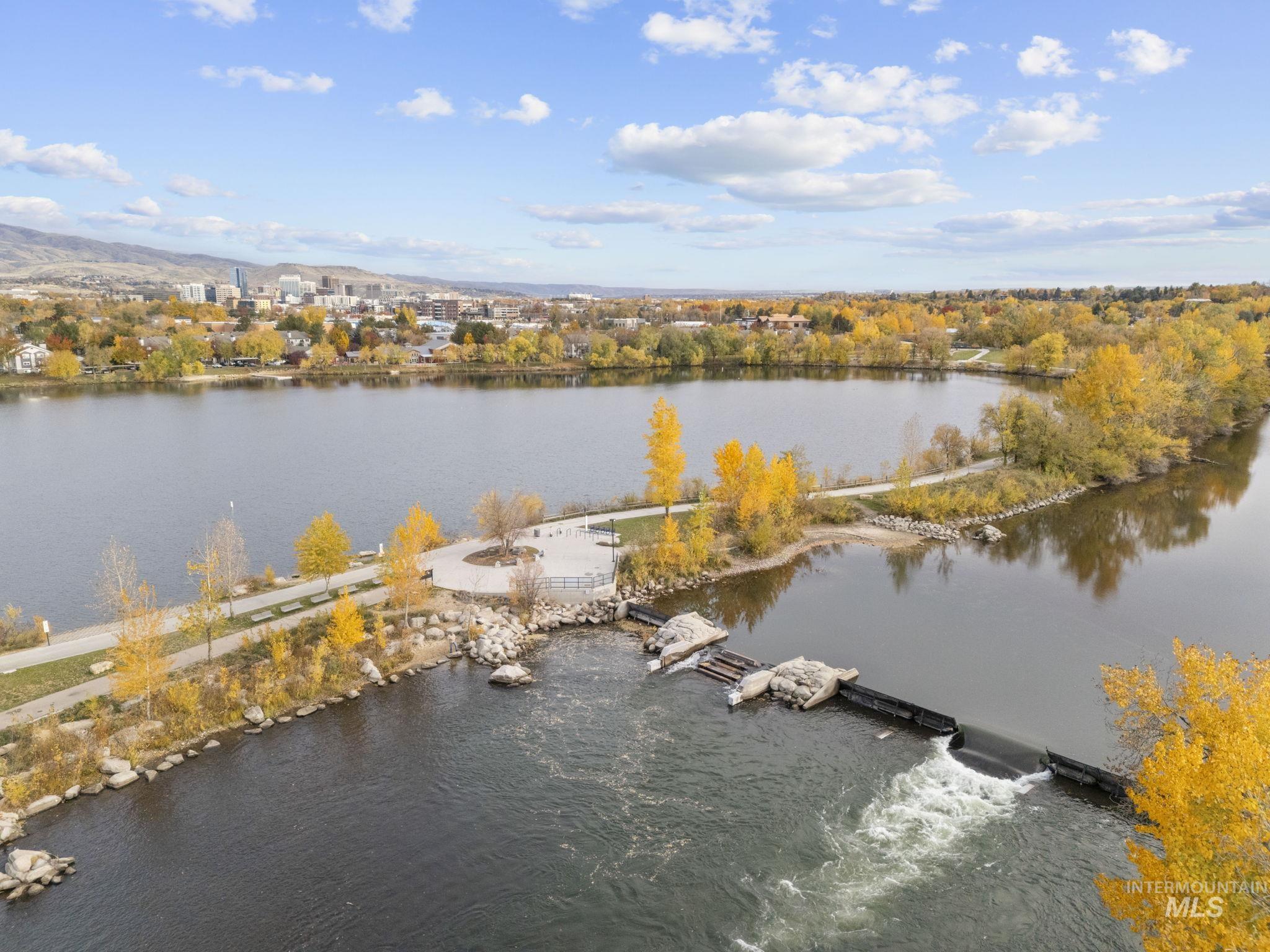 429 E Water Pocket Ln