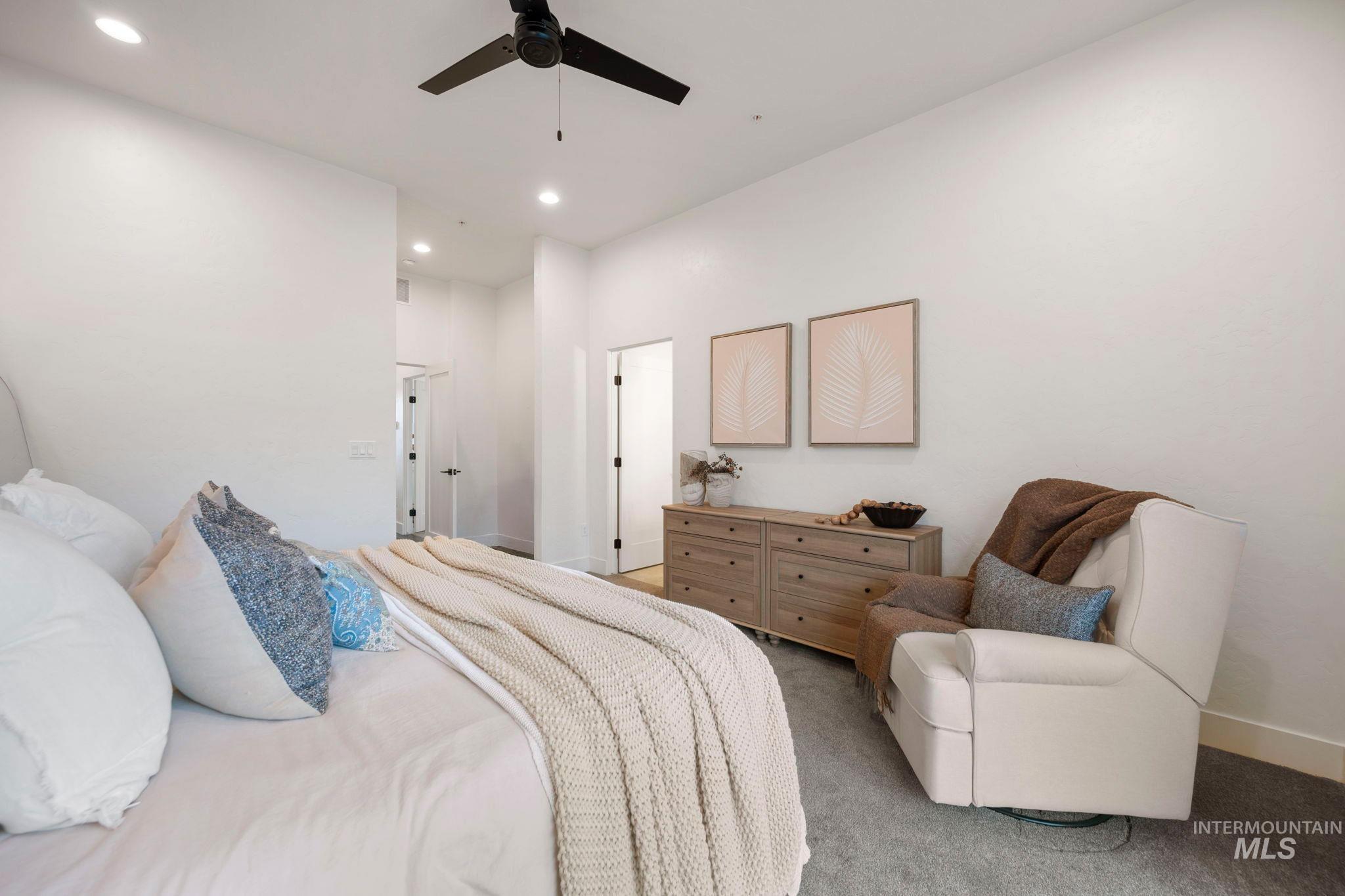 429 E Water Pocket Ln